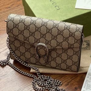 GUCCI Dionysus GG Supreme Chain Wallet